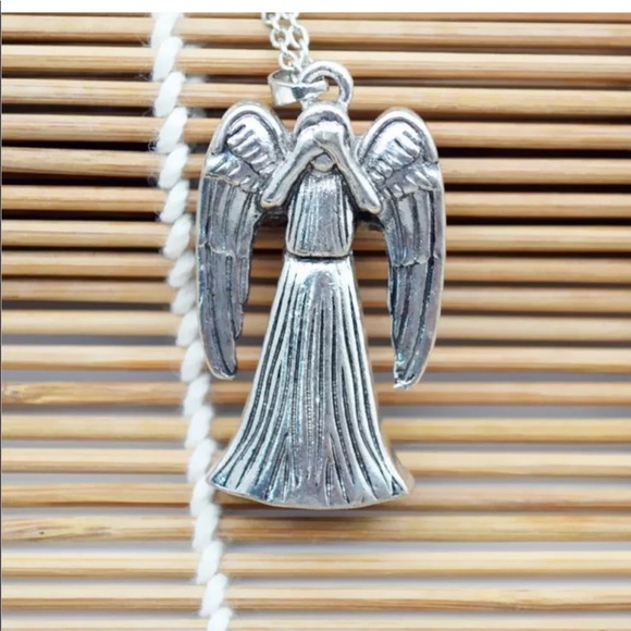 Doctor Who Weeping Angel- moves to reveal face - Picture 3 of 3